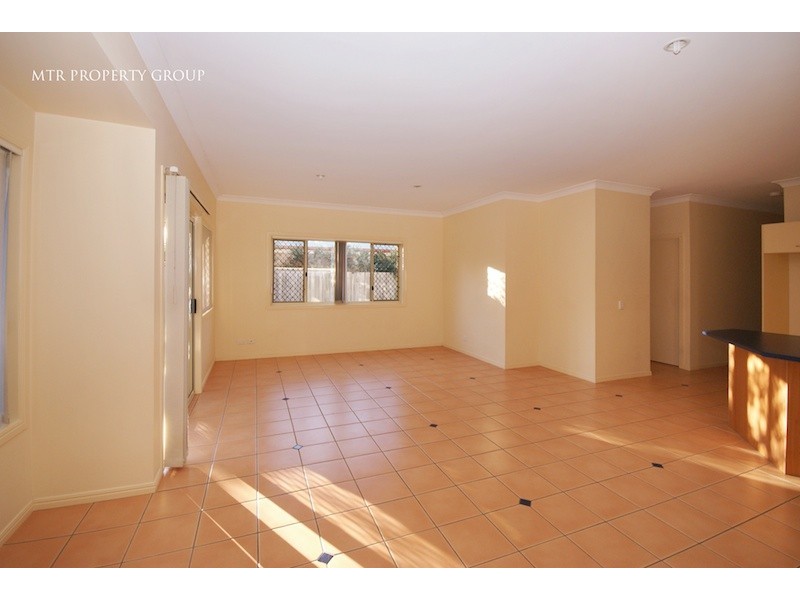 27 Central Street, Forest Lake QLD 4078