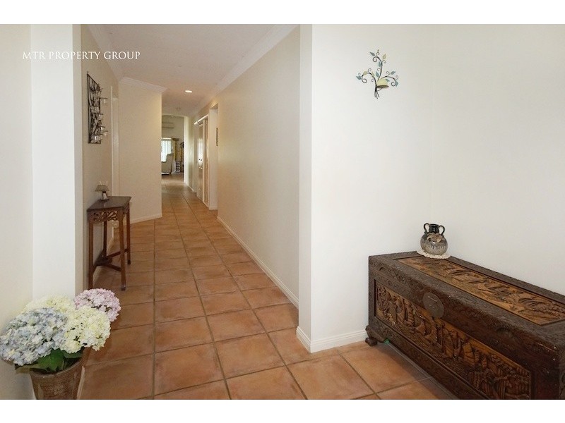 3 Glasshouse Crescent, Forest Lake QLD 4078