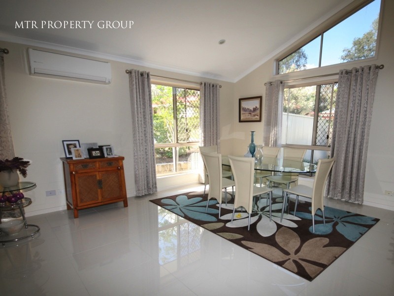 33 Wivenhoe Circuit, Forest Lake QLD 4078