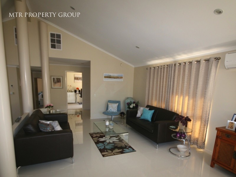 33 Wivenhoe Circuit, Forest Lake QLD 4078