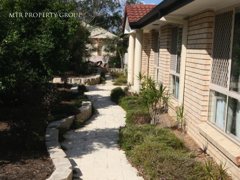 33 Wivenhoe Circuit, Forest Lake QLD 4078