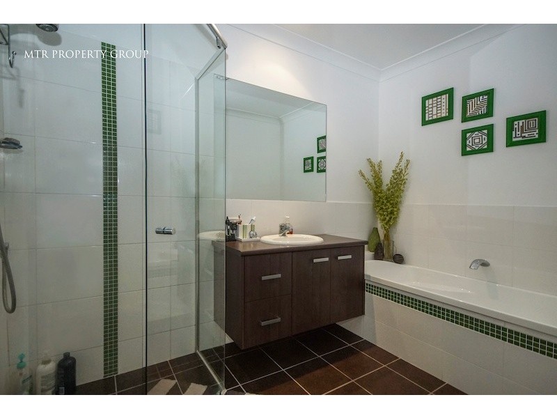 25 Hawthorne Street, Forest Lake QLD 4078