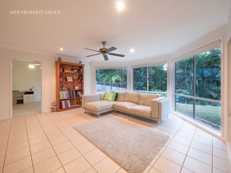 18 Toorak Place, Forest Lake QLD 4078