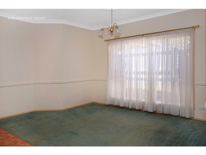 33 Simpson Way, Forest Lake QLD 4078