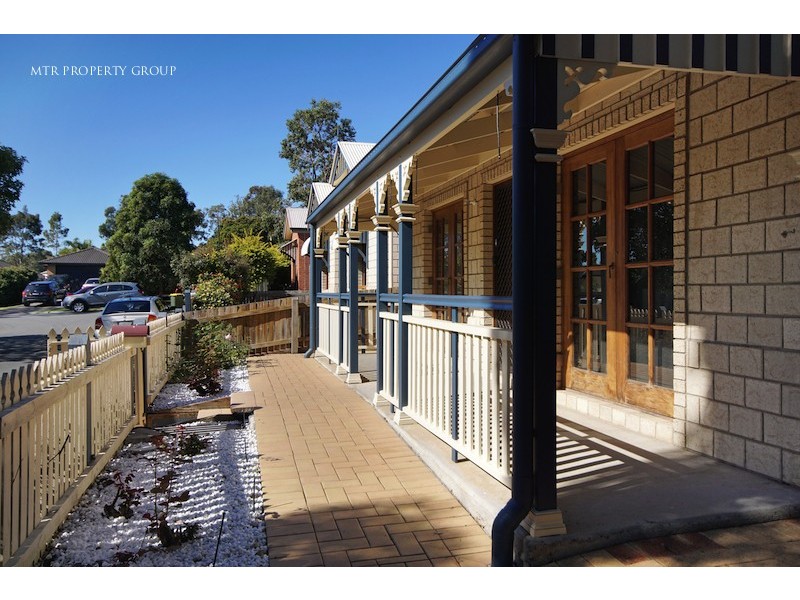 33 Simpson Way, Forest Lake QLD 4078