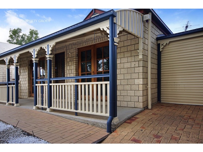 33 Simpson Way, Forest Lake QLD 4078