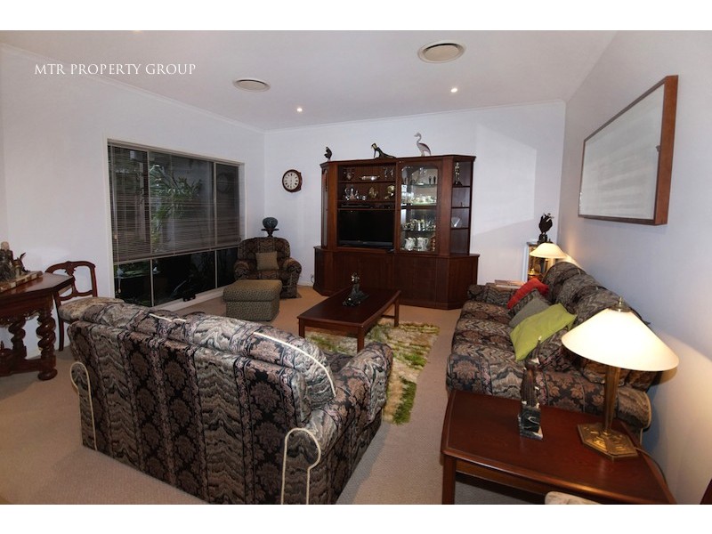 26 Cascade Drive, Forest Lake QLD 4078