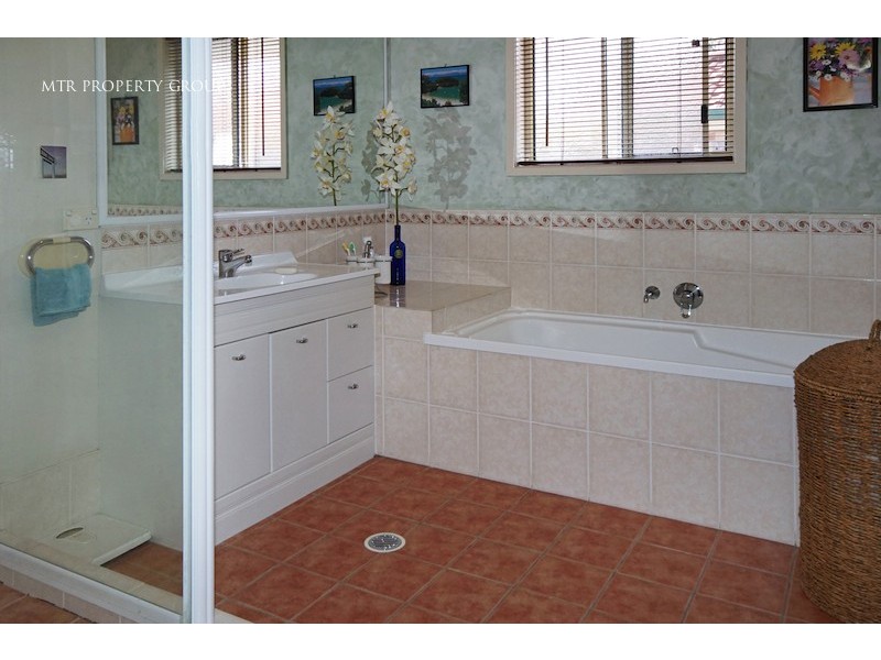 2 Allen Close, Forest Lake QLD 4078