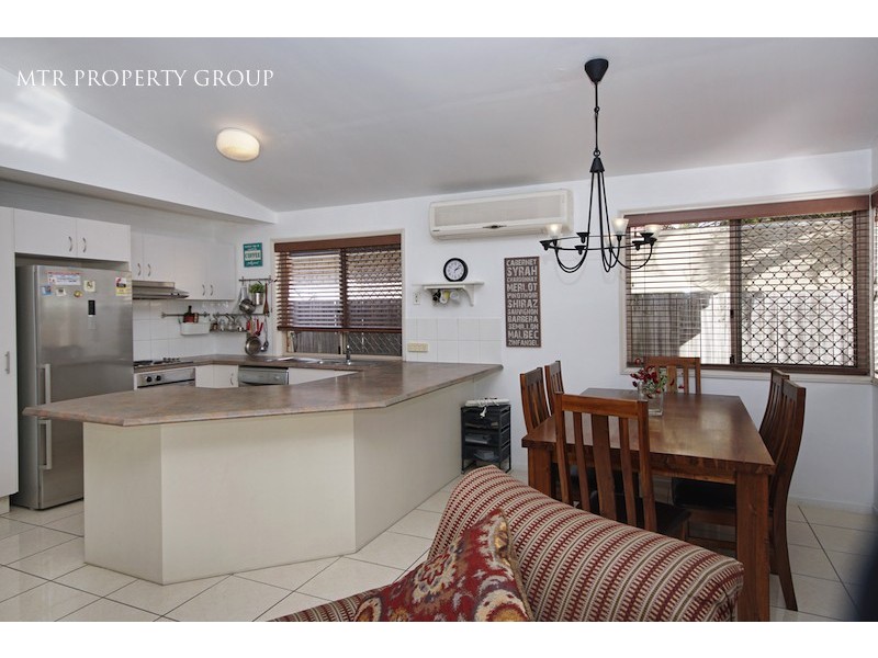 8 Savill Close, Forest Lake QLD 4078