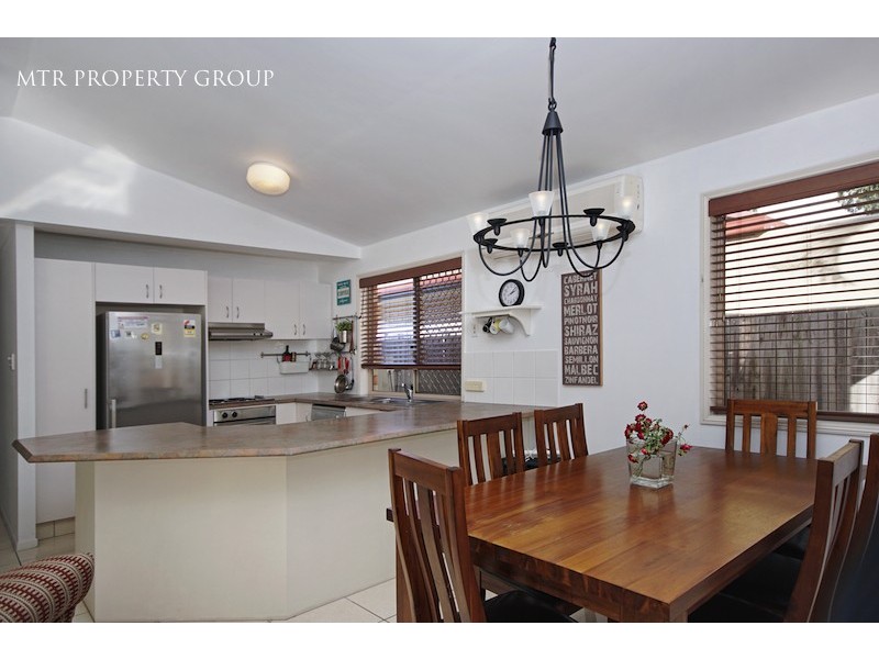 8 Savill Close, Forest Lake QLD 4078