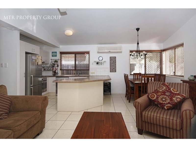 8 Savill Close, Forest Lake QLD 4078