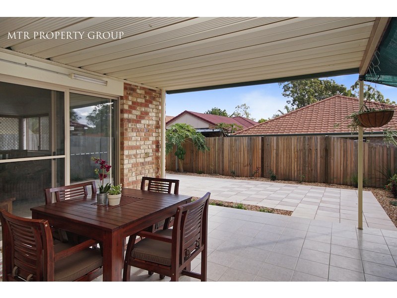 8 Savill Close, Forest Lake QLD 4078