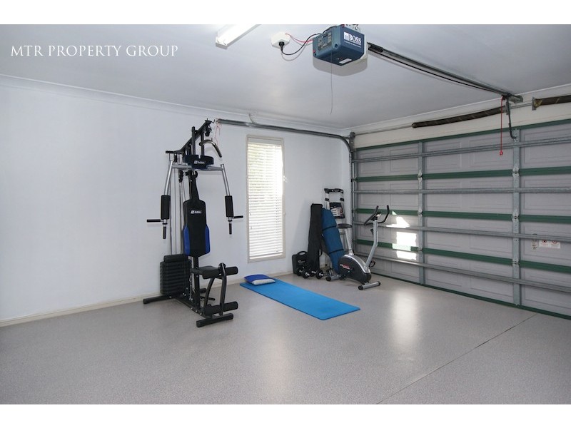 8 Savill Close, Forest Lake QLD 4078