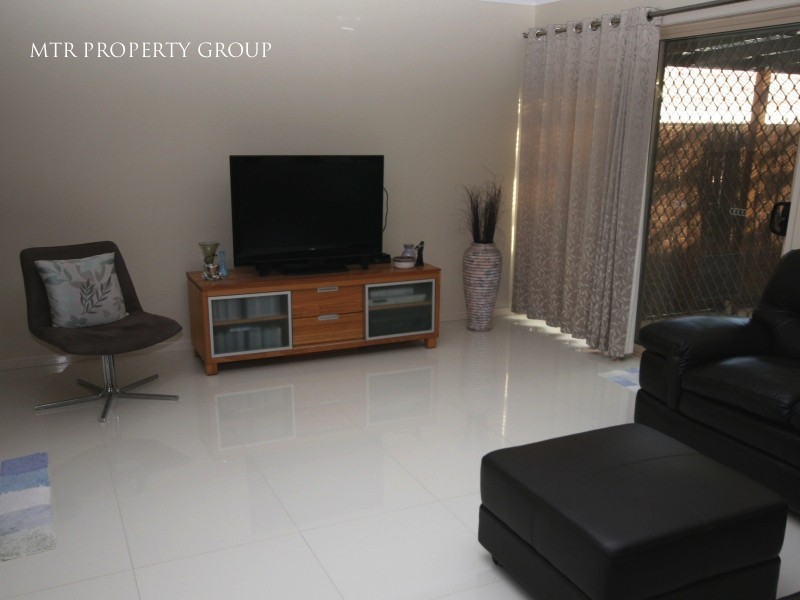 33 Wivenhoe Circuit, Forest Lake QLD 4078