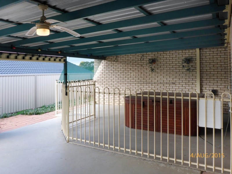 5 Aronia Court, Regents Park QLD 4118