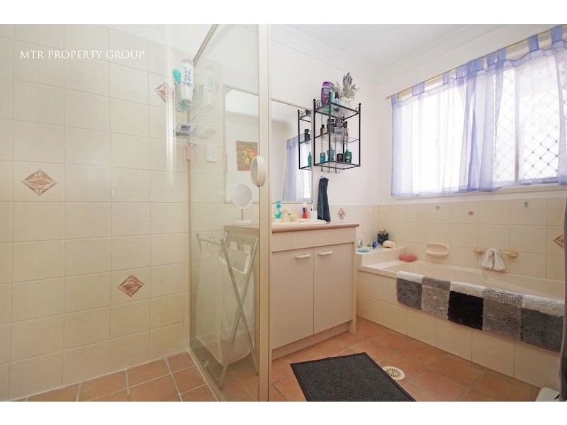 33 Prospect Cres, Forest Lake QLD 4078