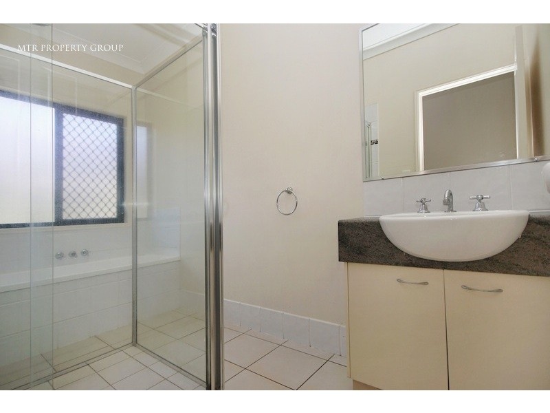 10 Bella Vista Circuit, Edens Landing QLD 4207