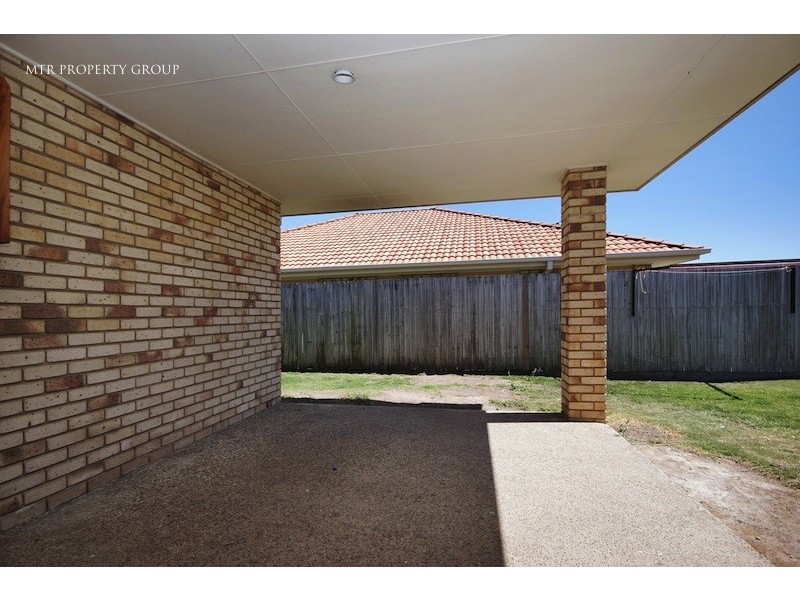 10 Bella Vista Circuit, Edens Landing QLD 4207