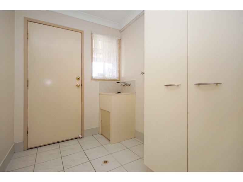 8 Soho Street, Hillcrest QLD 4118
