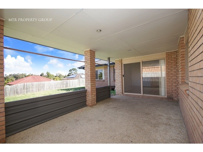 11 Bella Vista Circuit, Edens Landing QLD 4207