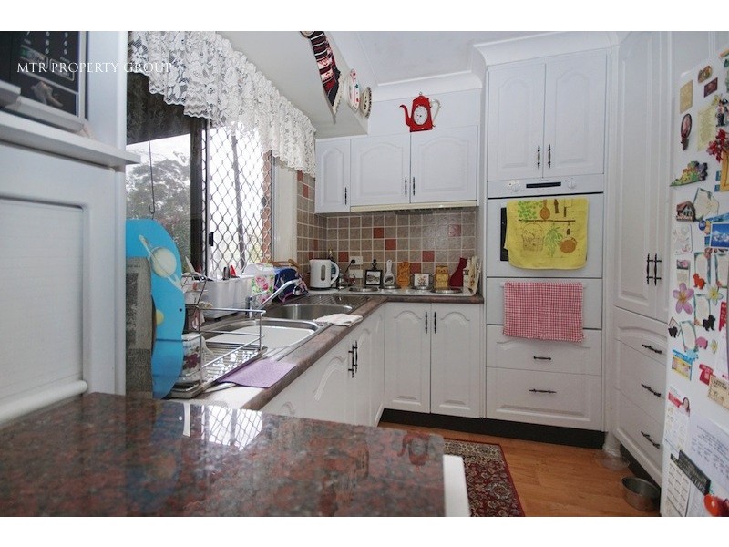 8 Evergreen Place, Forest Lake QLD 4078