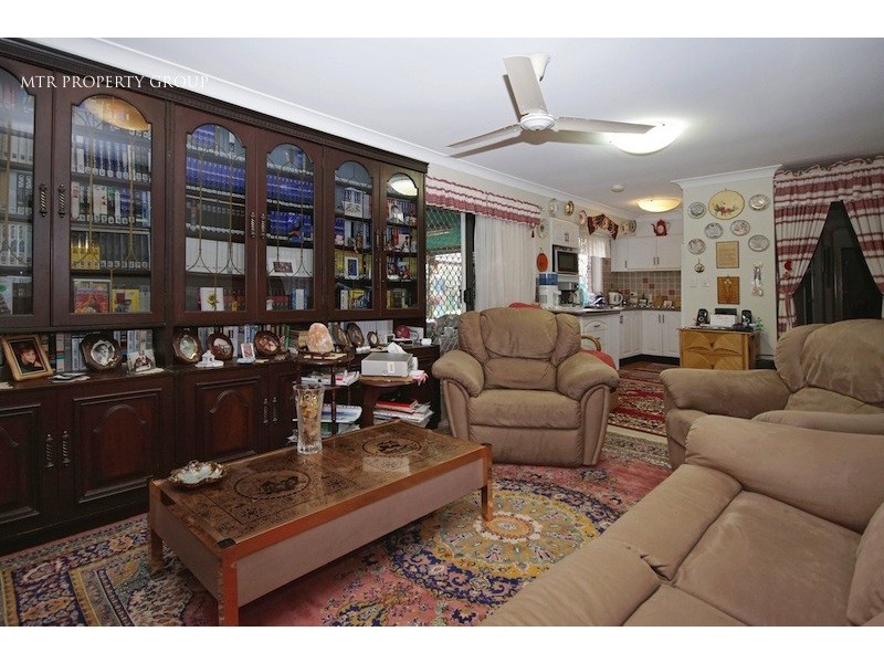 8 Evergreen Place, Forest Lake QLD 4078