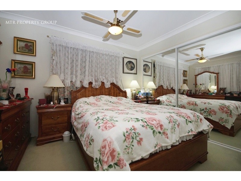 8 Evergreen Place, Forest Lake QLD 4078