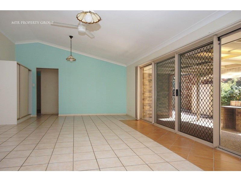 33 Hampstead Street, Forest Lake QLD 4078
