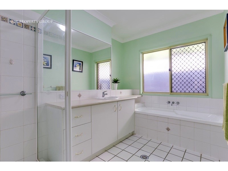 4 Catalina Cct, Forest Lake QLD 4078