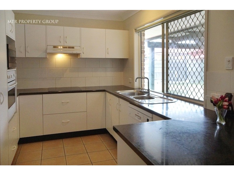 3 Bannister Place, Forest Lake QLD 4078