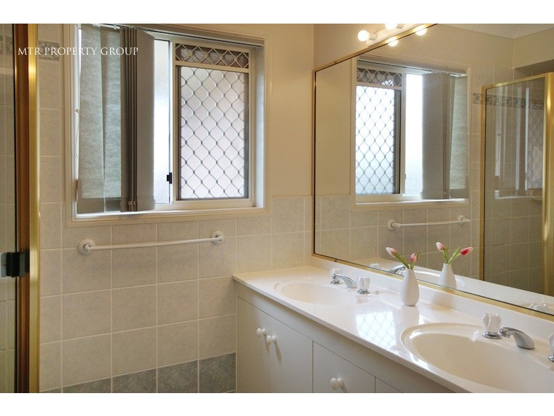 3 Bannister Place, Forest Lake QLD 4078