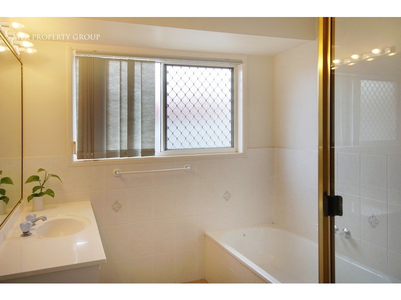 3 Bannister Place, Forest Lake QLD 4078