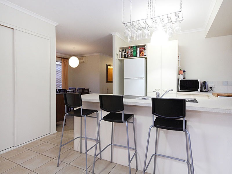 28 Acorn Circuit, Forest Lake QLD 4078