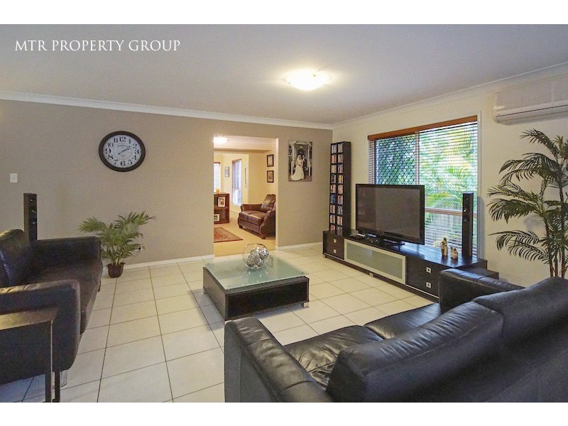 4 Carnegie Close, Forest Lake QLD 4078