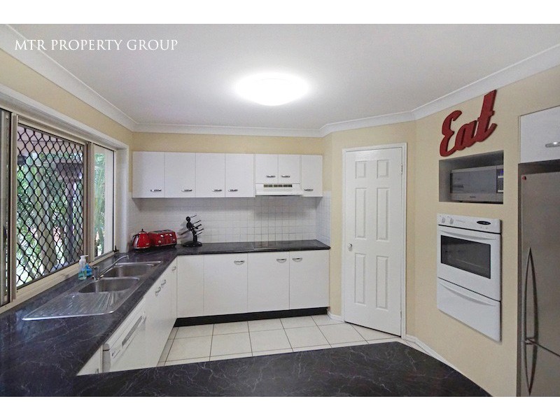 4 Carnegie Close, Forest Lake QLD 4078