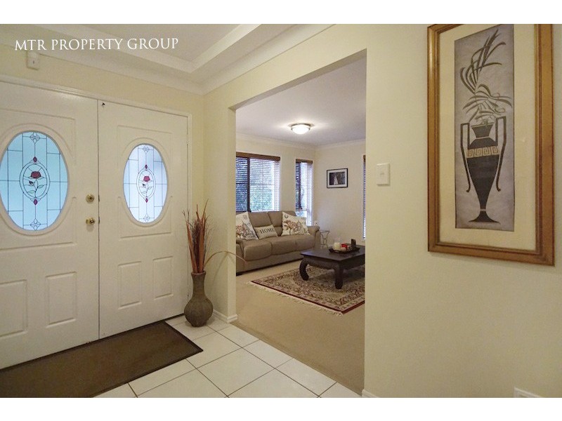 4 Carnegie Close, Forest Lake QLD 4078