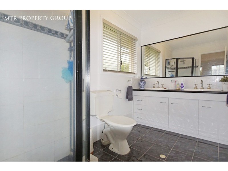 4 Carnegie Close, Forest Lake QLD 4078