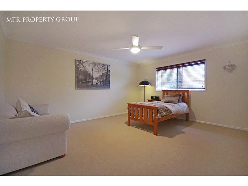 4 Carnegie Close, Forest Lake QLD 4078