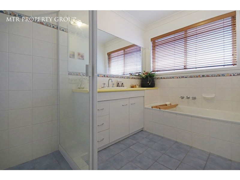 4 Carnegie Close, Forest Lake QLD 4078