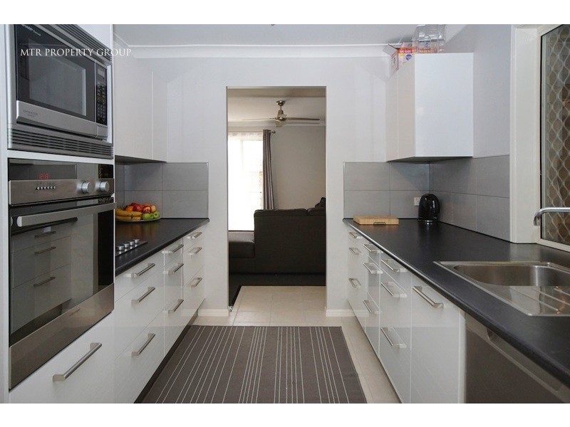 1 Rundle Street, Forest Lake QLD 4078