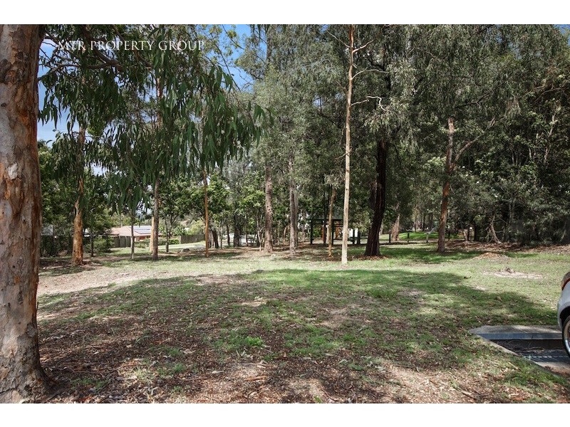 17 Landsborough Street, Forest Lake QLD 4078