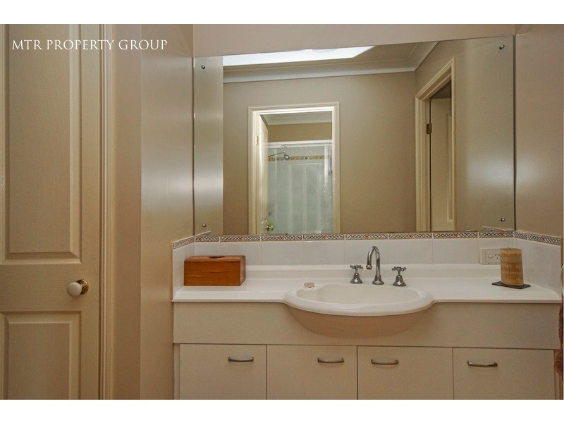 30 Cambridge Crescent, Forest Lake QLD 4078