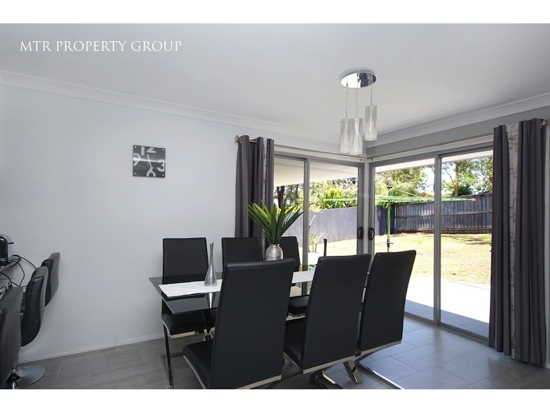 16 Windsor Place, Forest Lake QLD 4078