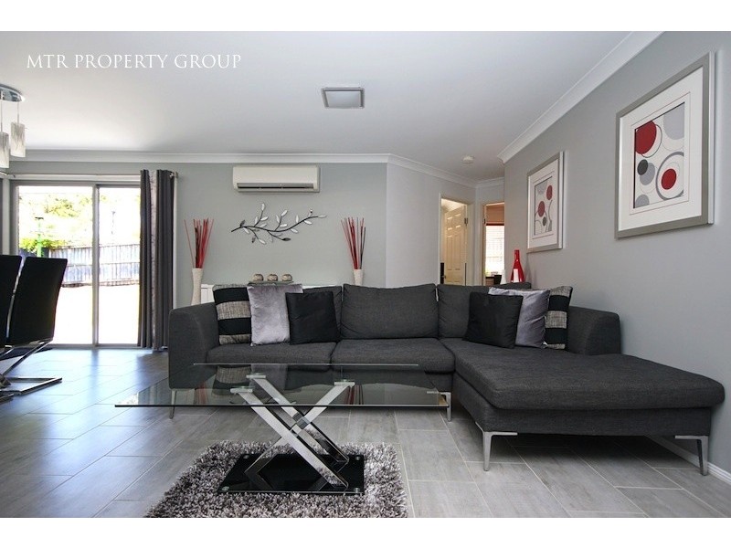 16 Windsor Place, Forest Lake QLD 4078