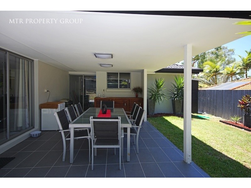 16 Windsor Place, Forest Lake QLD 4078