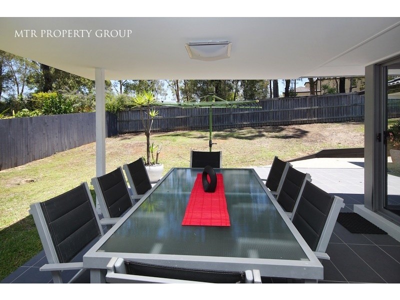 16 Windsor Place, Forest Lake QLD 4078