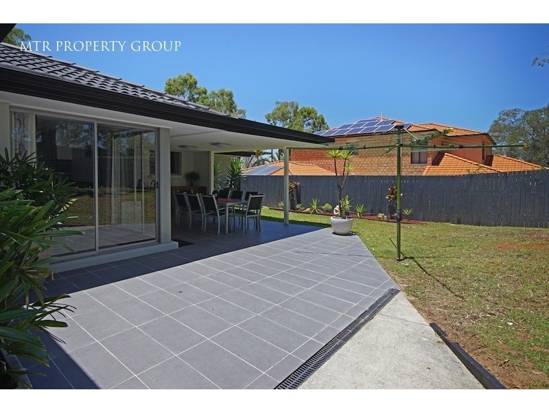 16 Windsor Place, Forest Lake QLD 4078