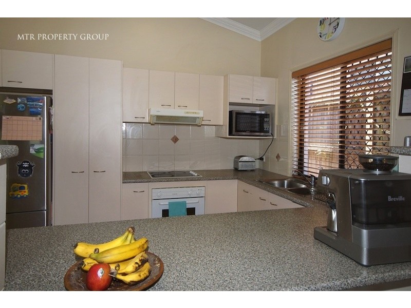 33 Central Street, Forest Lake QLD 4078