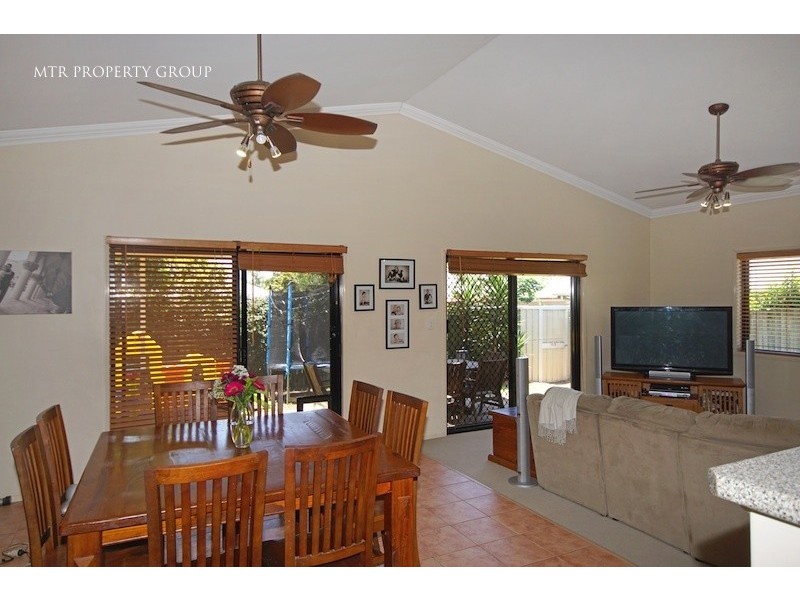 33 Central Street, Forest Lake QLD 4078