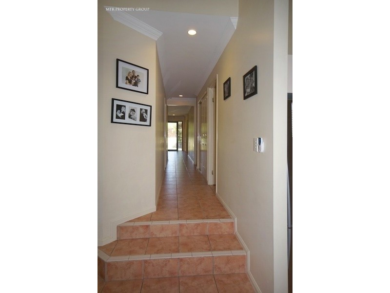 33 Central Street, Forest Lake QLD 4078